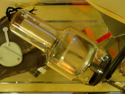 Oude Röntgen lamp in het VU ziekenhuis, foto 1