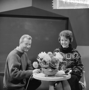 Oudejaarsavondshow in nieuwe studio NTS, Henk en Teddy Scholten, Bestanddeelnr 914-6587