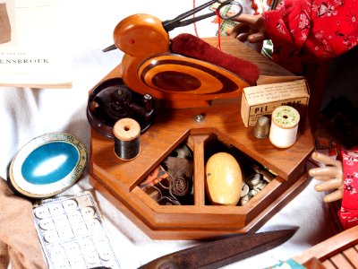 Oude Naaigerei box