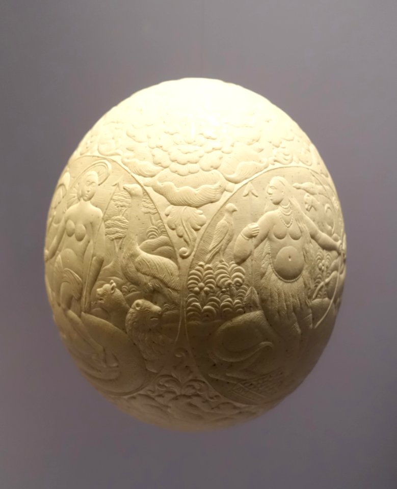 Ostrich egg with depictions of the four continents, 17th century - Landesmuseum Württemberg - Stuttgart, Germany - DSC03437