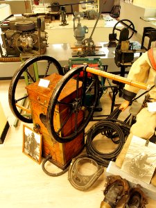 Oude luchtpomp voor duikers, Geniemuseum, Vught 