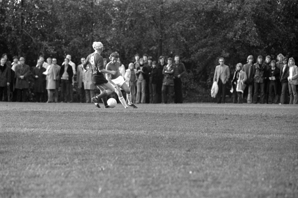 Oud-Amsterdam tegen Oud-Oranje 4-2, spelmoment, Bestanddeelnr 925-9856