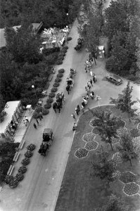 Oude rijtuigen op de Floriade in het Amstelpark, Bestanddeelnr 925-6765