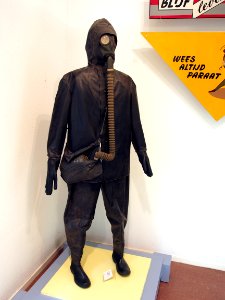 Oude NBC beschermingkleding, Geniemuseum Vught, foto 2