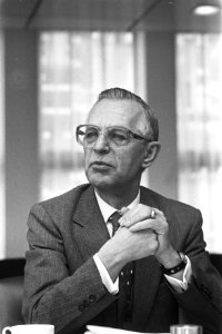 Oud minister Nelissen (opdracht Financieel Dagblad ), Bestanddeelnr 932-8838