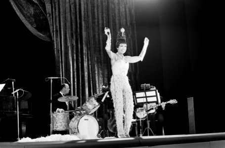 Oudejaarsshow van Josephine Baker in Carre opgenomen, Bestanddeelnr 917-2775