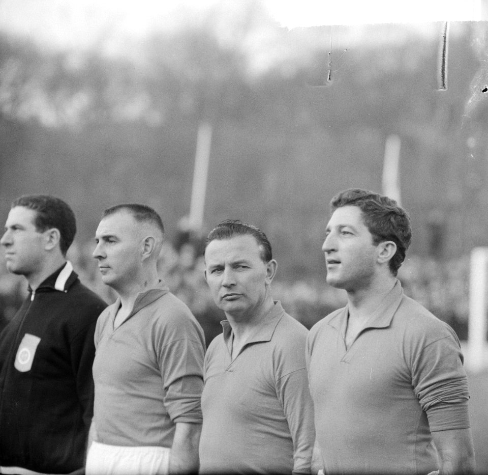 Oud internationals tegen HFC, Cor van der Hart, Abe Lenstra, Hans Boskamp, Bestanddeelnr 917-2959