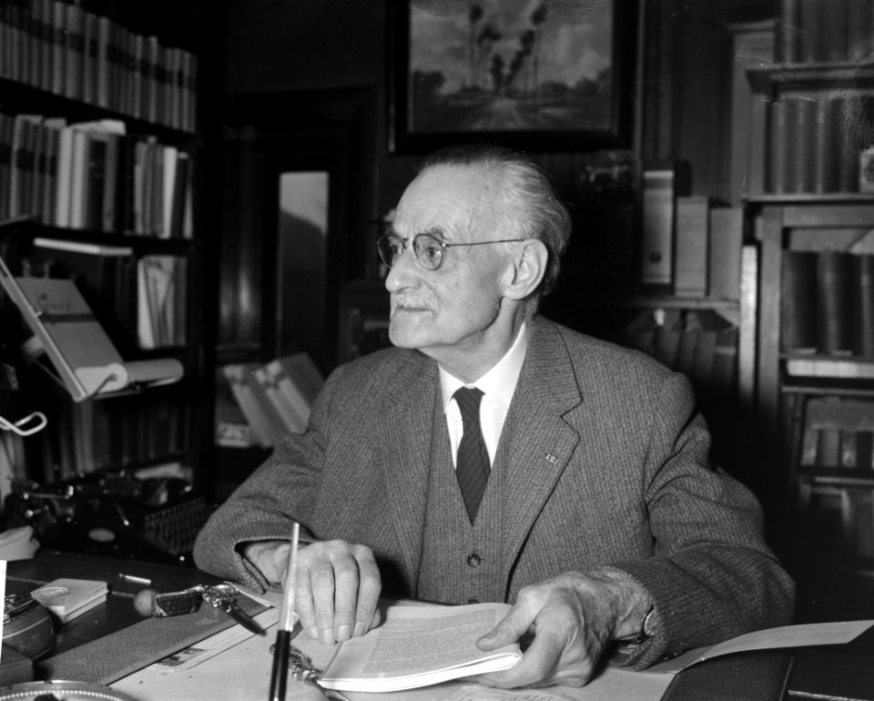 Oud minister van Justitie pr mr J C van Oven 70 jaar, Bestanddeelnr 913-1818