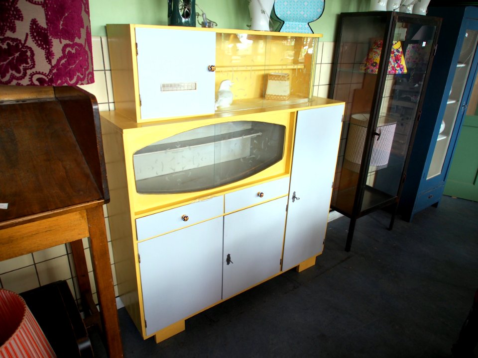 Oude jaren 60 kast foto 2