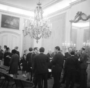 Oudejaarsbijeenkomst van de Amsterdamse Historische Musea Dr. S.H. Levie (links), Bestanddeelnr 918-6176