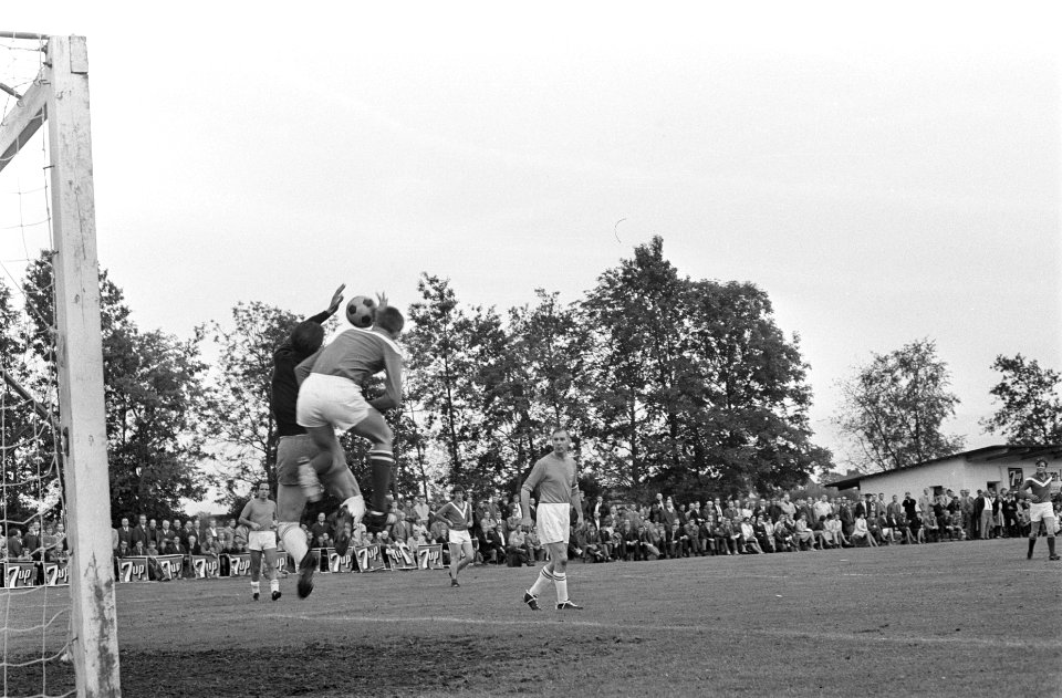 Oud Internationals tegen Soest combinatie te Soestdijk 3-4. Spelmomenten, Bestanddeelnr 921-4668