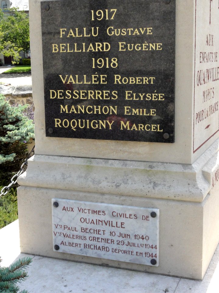 Ouainville (Seine-Mar.) monument aux morts, plaque de noms 2