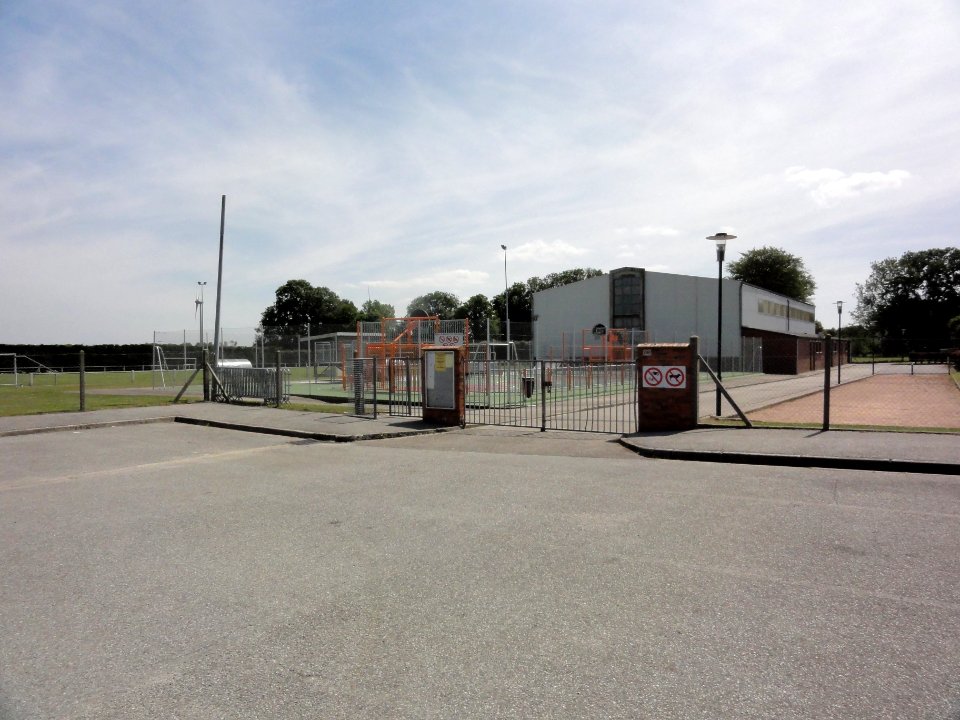 Ouainville (Seine-Mar.) stade et salle des sports
