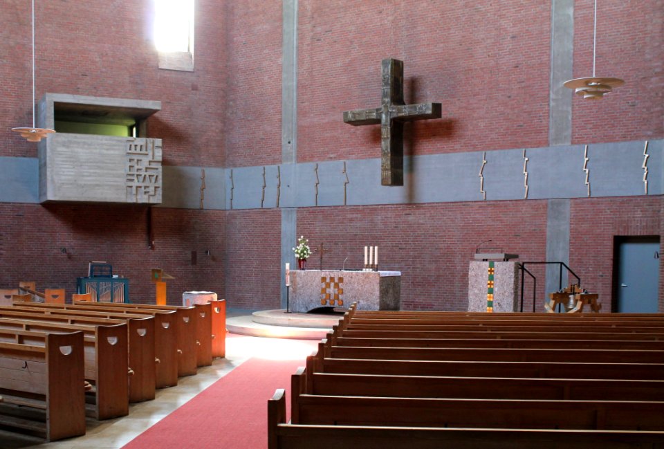 Ottobrunn Michaelskirche innen
