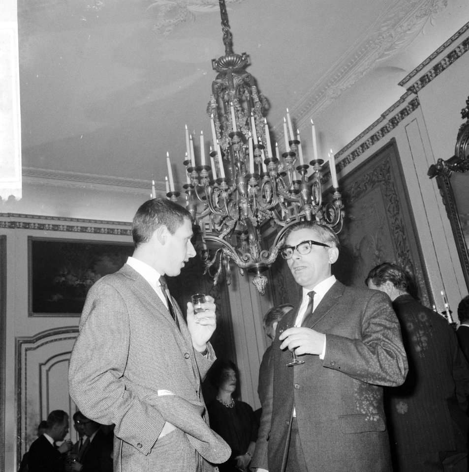 Oudejaarsbijeenkomst van de Amsterdamse Historische Musea Dr. S.H. Levie (links), Bestanddeelnr 918-6177