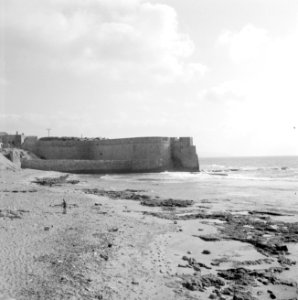Oude vestingmuur aan de Middellandse Zee, Bestanddeelnr 255-2495