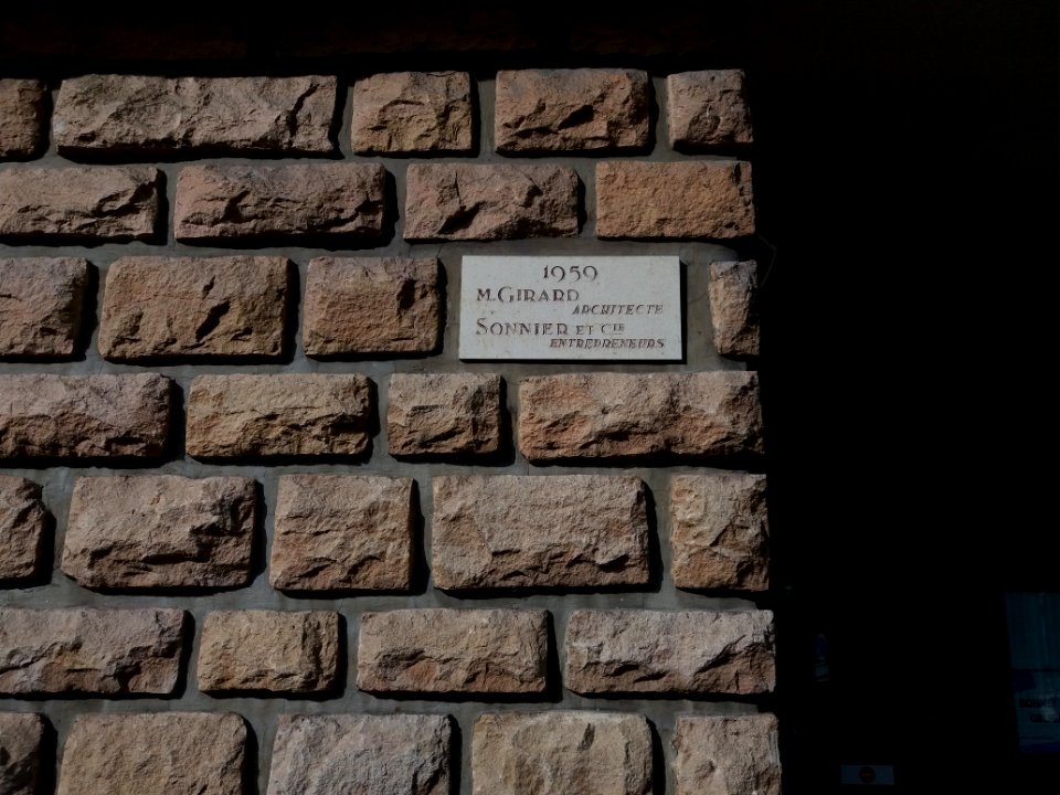 Oullins - Grande Rue - Piscine municipale, plaque d'architecte