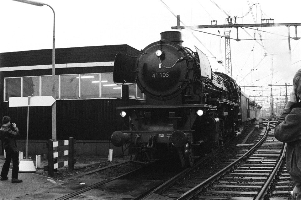 Oude stoomlocomotief van Rotterdam naar Utrecht i.v.m. beurs Techniek en vrije tijd in Utrechtse Jaarbeurs, Bestanddeelnr 931-3612