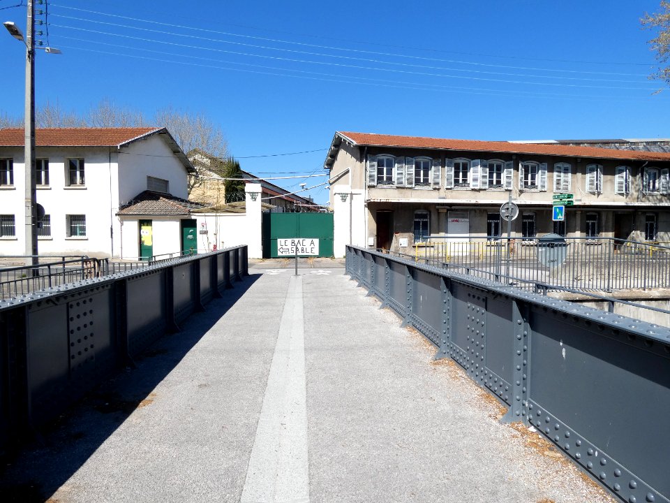 Oullins - Passerelle de la rue Edmond Locard - Vers la rue Gabriel Péri 01