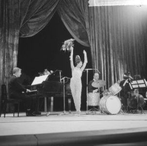 Oudejaarsshow van Josephine Baker in Carre opgenomen, Josephine Baker tijdens op, Bestanddeelnr 917-2780