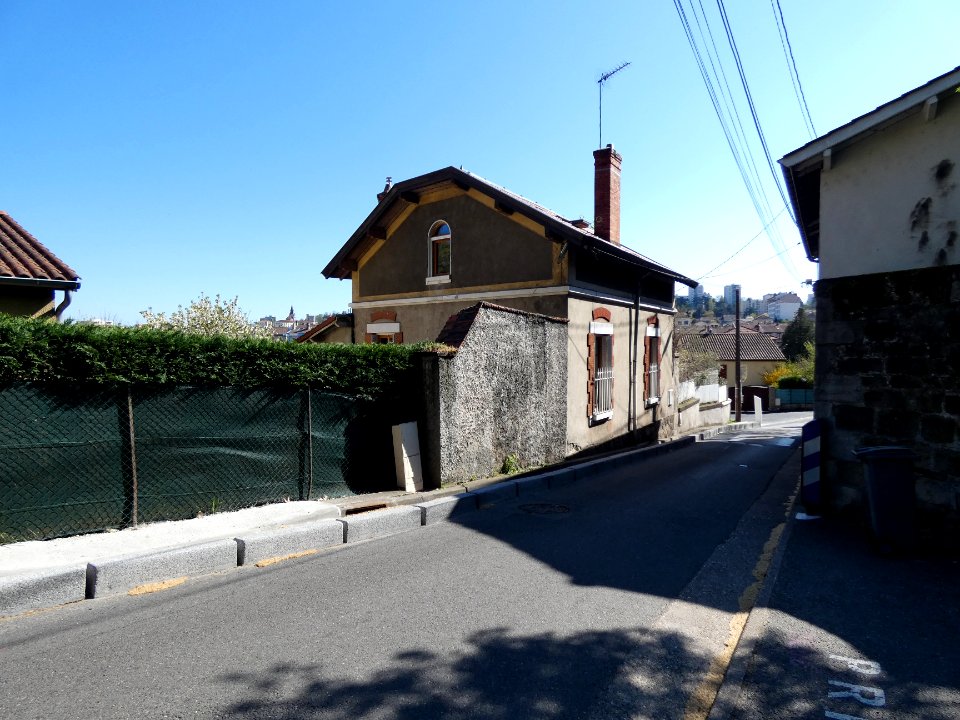 Oullins - Rue de la Cadière - Maison au numéro 11