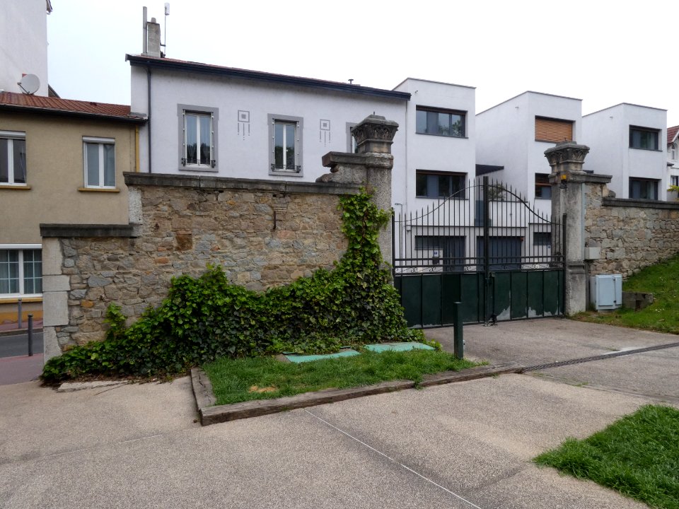 Oullins - Parc du Prado - Portail rue du Perron, de l'intérieur
