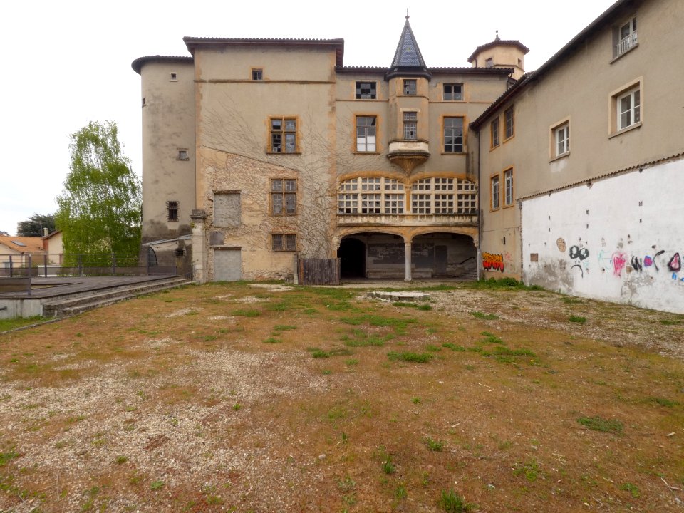 Oullins - Rue du Buisset - Château de la Bussière - Côté esplanade