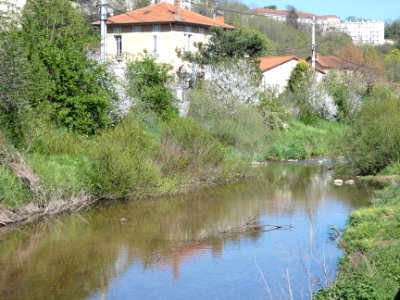Oullins - Boulevard de l'Yzeron - L'Yzeron depuis le quai aménagé