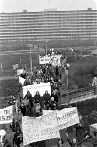 Ouders, demonstraties, leerlingen, Bestanddeelnr 929-1347