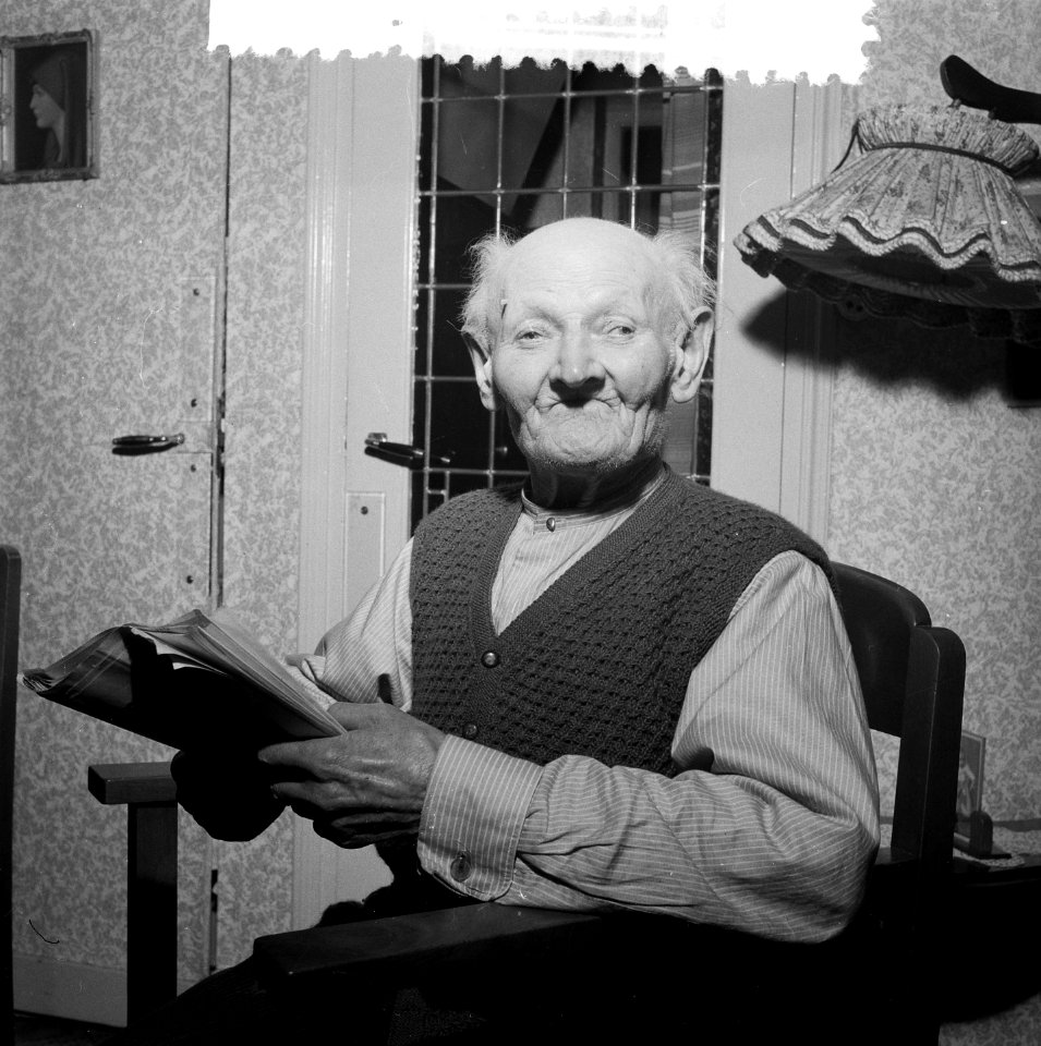 Oudste inwoner Delft 104 jaar W. H. Kostering, Bestanddeelnr 907-4404