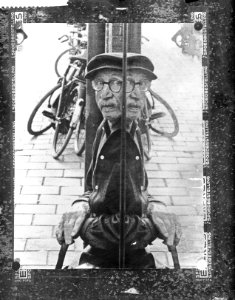 Oud mannetje met spiegelbeeld, Bestanddeelnr 912-9852