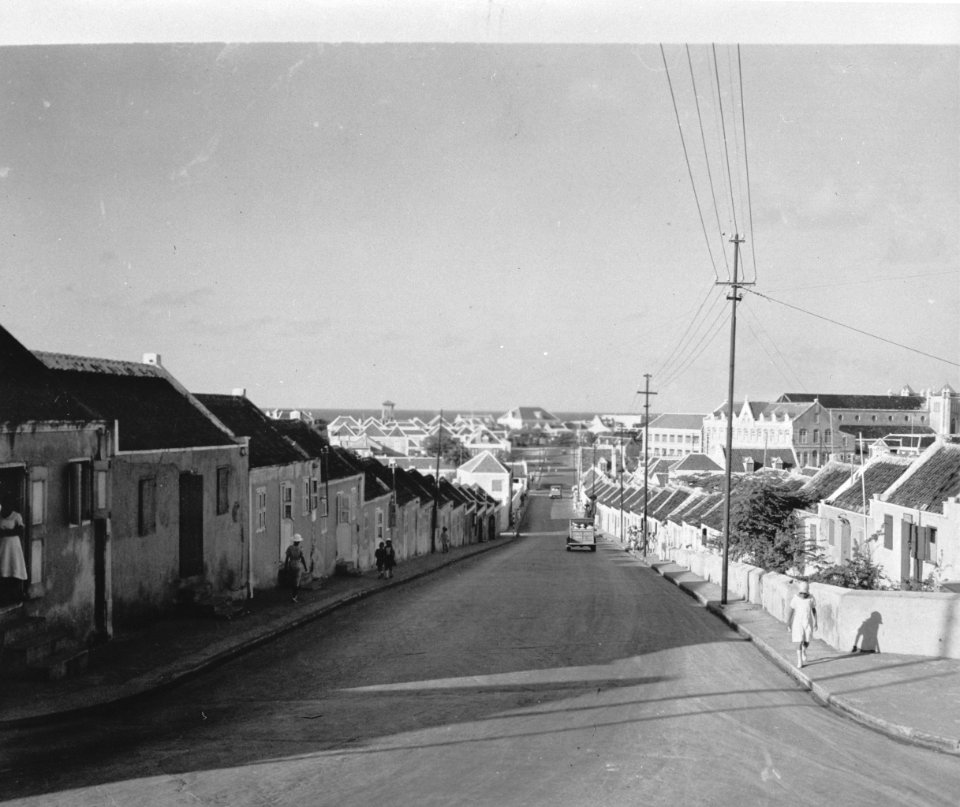 Oude huizen in Willemstad (Curaçao), Bestanddeelnr 935-1178