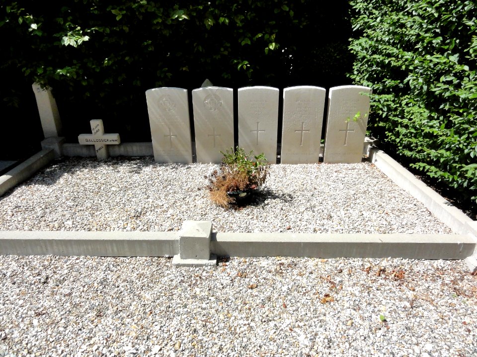 Ouainville (Seine-Mar.) tombes CWGC
