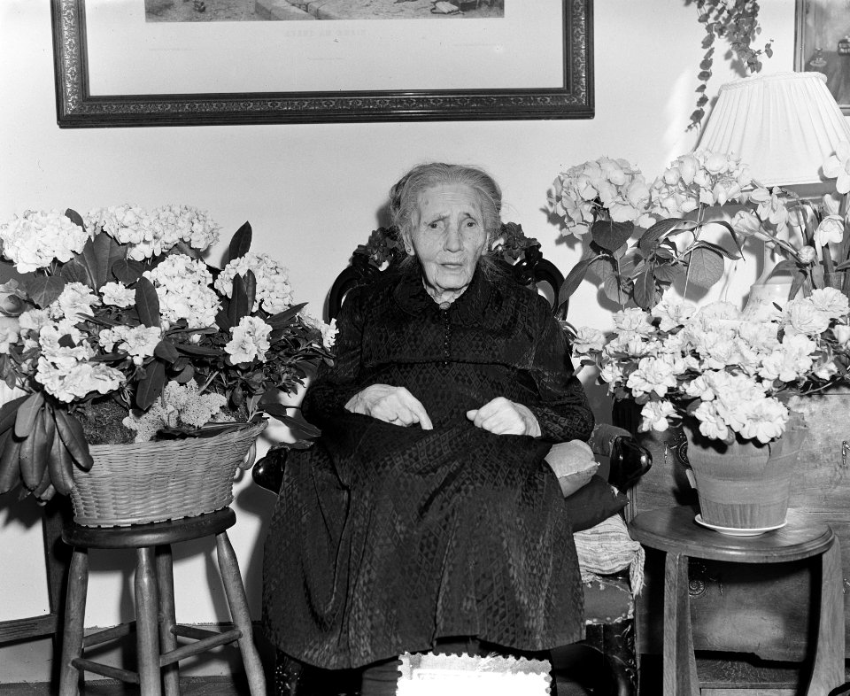 Oudste inwoonster Amsterdam 102 jaar, Bestanddeelnr 906-4135