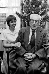 Oudste man van Nederland, Dirk van der Kooy wordt morgen 107 jaar, Bestanddeelnr 932-4403