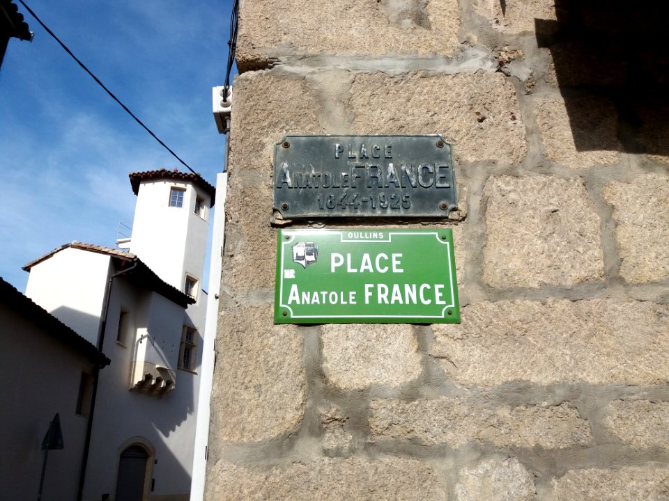 Oullins - Place Anatole France, plaque