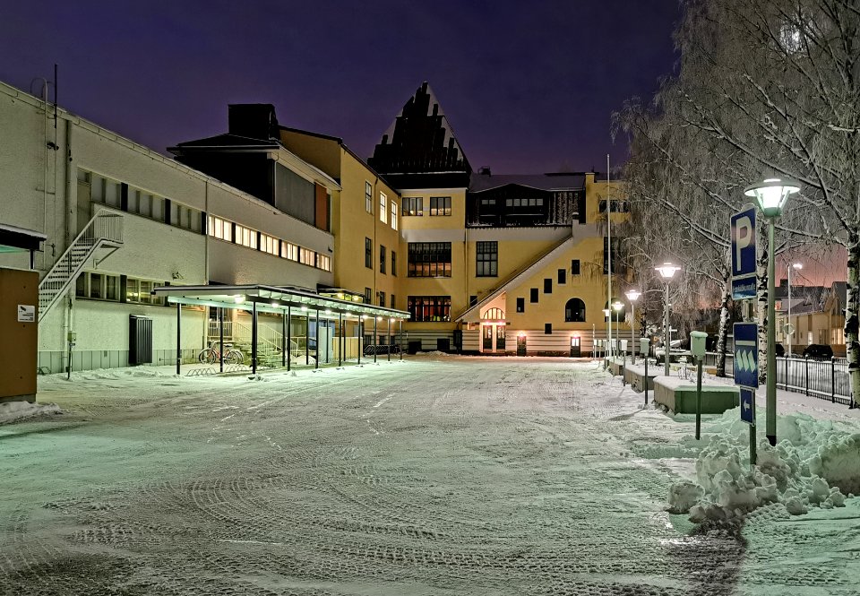 Oulun Suomalaisen Yhteiskoulun lukio 20210105 01