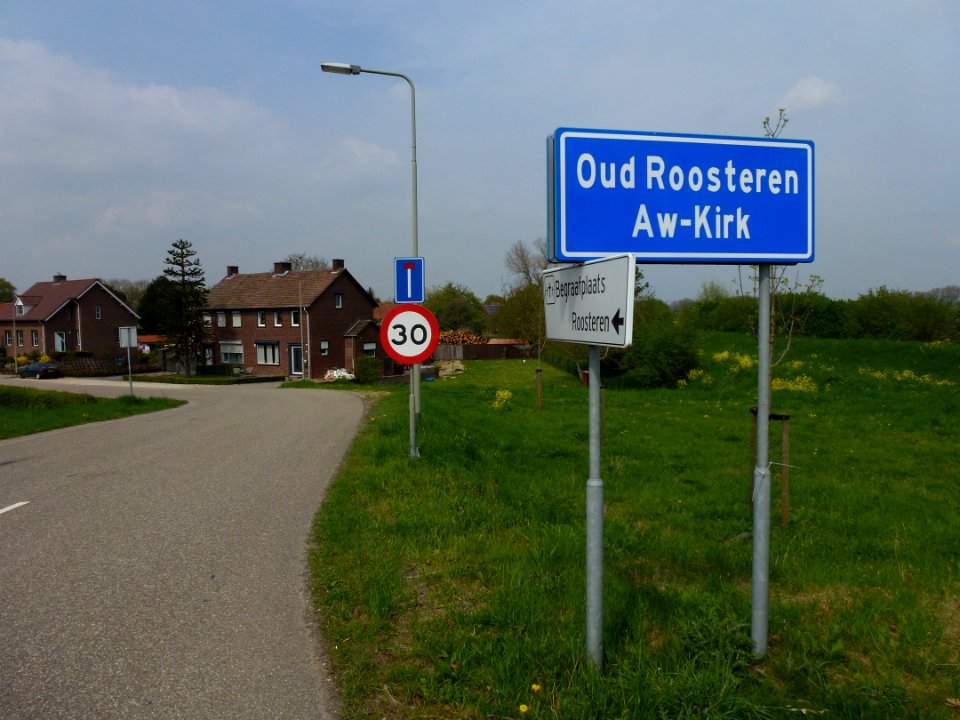 Oud-Roosteren (Echt-Susteren) bilingual city limit sign