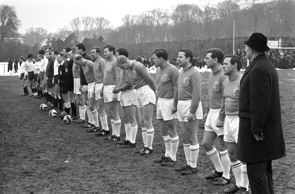 Oud-internationals tegen Koninklijke HFC, Bestanddeelnr 921-9846