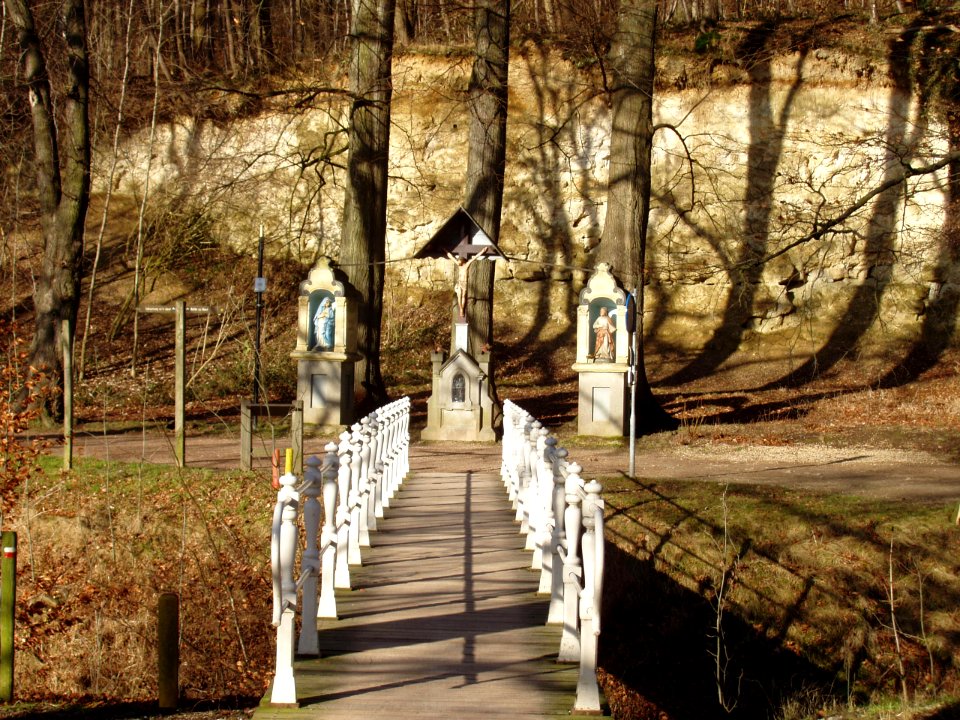 Oud-Valkenburg-Drie Beeldjes (1)