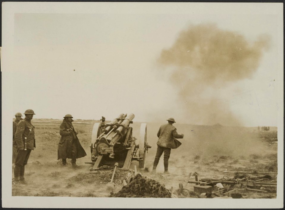 Our Artillery in action impeding the Boches, Bestanddeelnr 158-2850