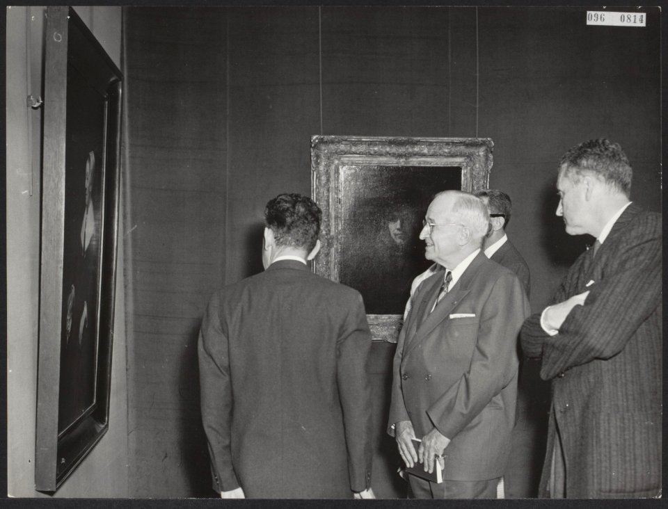Oud-president Truman brengt bezoek aan Rembrandt-tentoonstelling in het Rijksmus, Bestanddeelnr 096-0814
