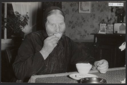 Oudste inwoonster van Nederland 105 jaar, Bestanddeelnr 091-1003