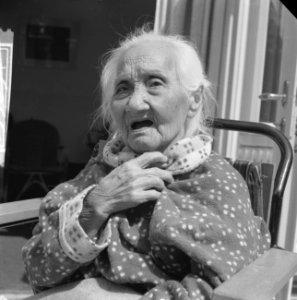 Oudste inwoner van Nederland Mevrouw Portier TanKietNio (107), Bestanddeelnr 913-9054