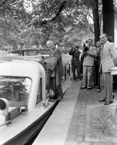 Oud-president Harry Truman brengt bezoek aan Amsterdam Rondvaart bij Rederij Ho, Bestanddeelnr 907-8290