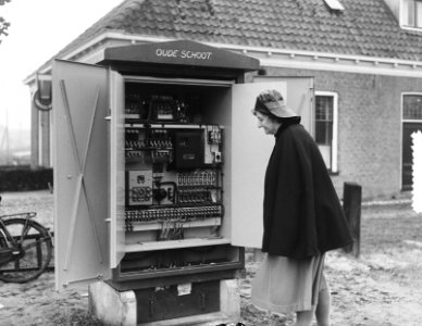 Oudeschoot mevrouw Keijzer spoorwegwachteres verdwijnt, Bestanddeelnr 905-0002
