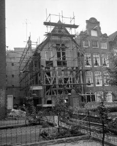 Oudste huis Amsterdam Bagijnhof 34 in restauratie, Bestanddeelnr 907-9005