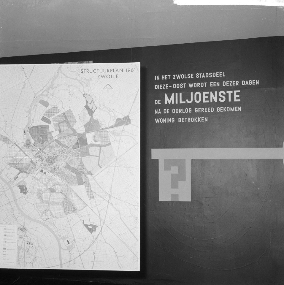 Oud-Minister dr. ir. J.A. Ringers opende tentoonstellin BNA , een miljoen woning, Bestanddeelnr 914-4274