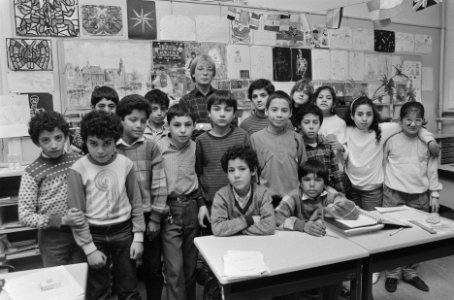 Ouders van Turkse kinderen protesteren tegen weigering fusie aan Rotterdamse bas, Bestanddeelnr 933-7992