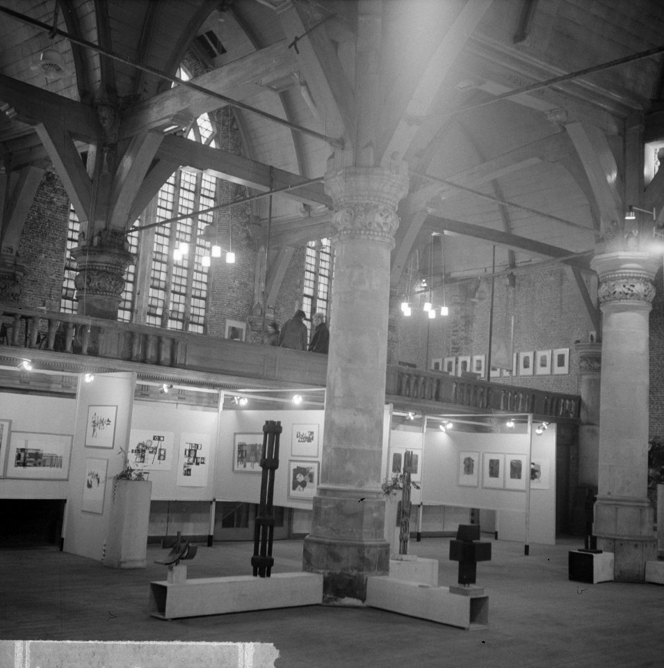 Oudezijds kapel aan de Zeedijk te Amsterdam omgetoverd tot cultureel centrum, Bestanddeelnr 915-9704